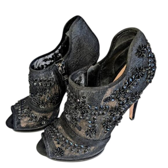 NIB BCBGMaxAzria Gorgeous Lace Beaded NIkki Shoes Size 6 - Picture 1 of 10